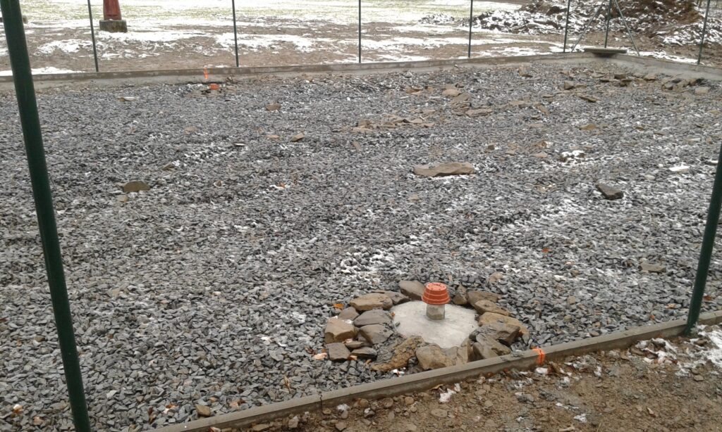 Výstavba oploceného hřiště